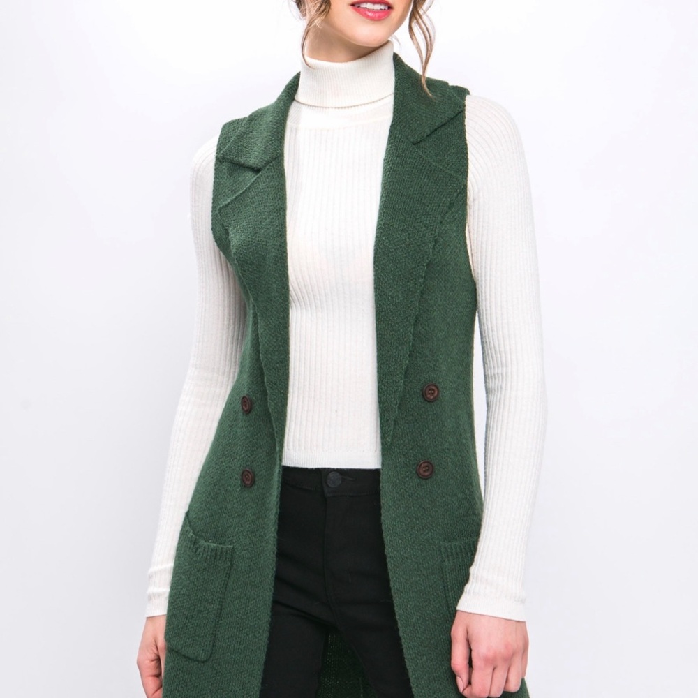 - Sleeveless cardigan vest